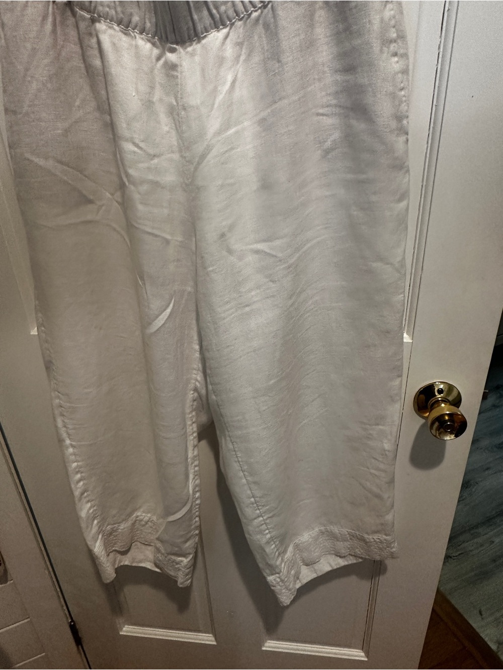 White linen crops